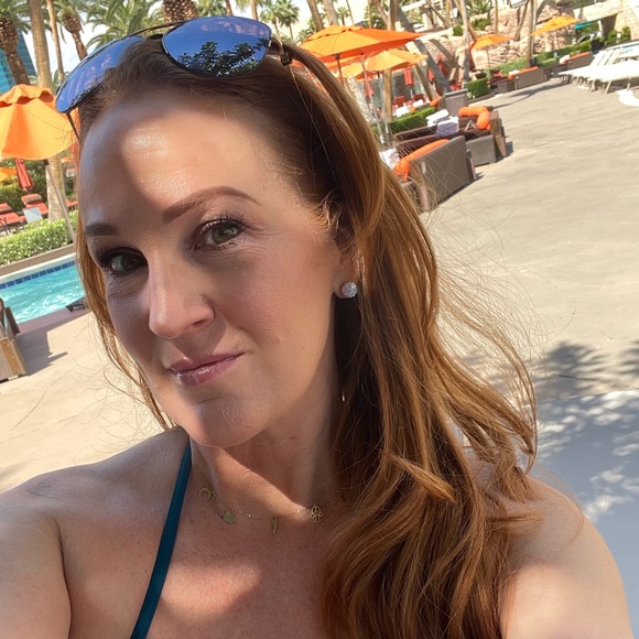 Meet your Posher, Stephanie - Picture 1 of 1